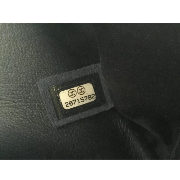 AUTHENTIC Chanel NAVY Leather Quilted Camera Bag - Picture 7 of 8